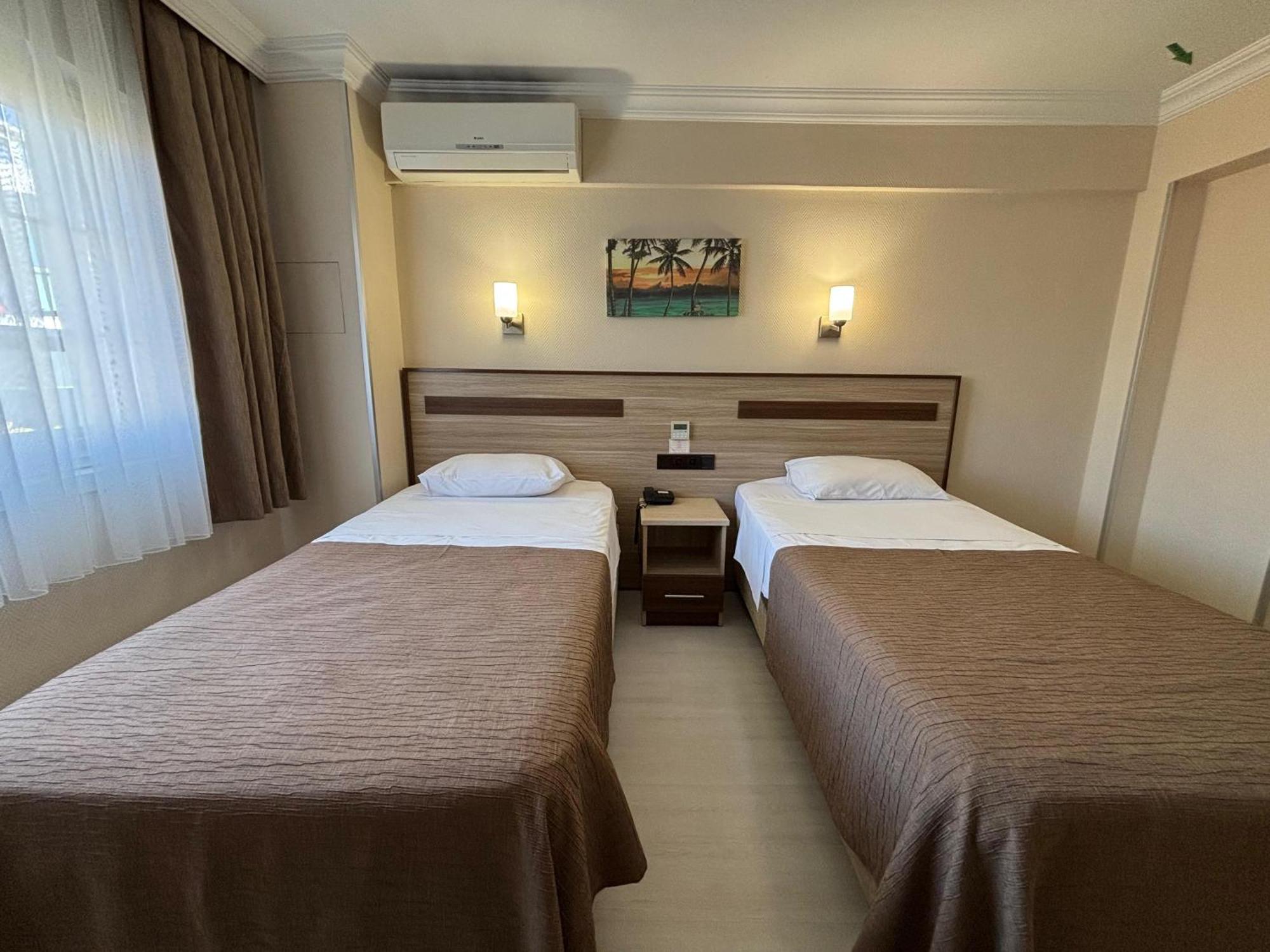 Gold Hotel — Fotoğraflar 2